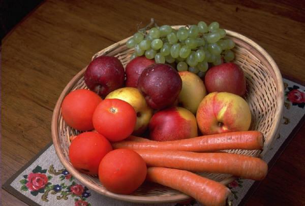 MEDIDAS DE PREVENCION Lavar cuidadosamente frutas y verduras,