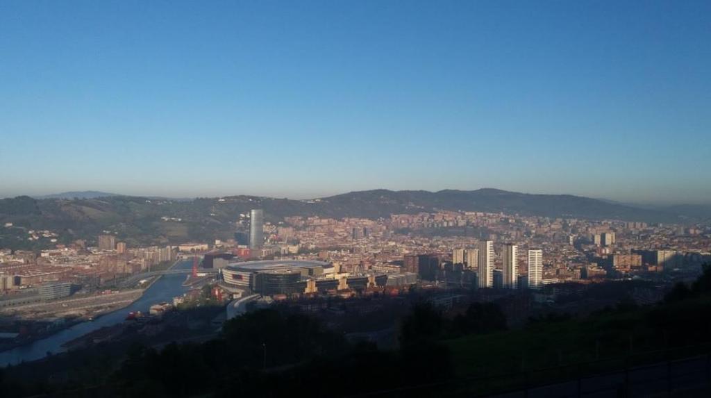 Donde pernoctar en Bilbao: nosotros recomendamos el área de Kobetamendi, es un área privada, pero realmente a