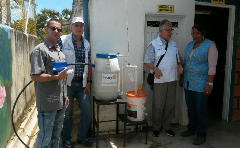 Nombre del programa: Suministro de agua potable para escuelas rurales Descripción del programa: Facilitamos la