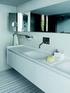 mobiliario con lavabo lavabos bañeras grifería iluminación espejos accesorios