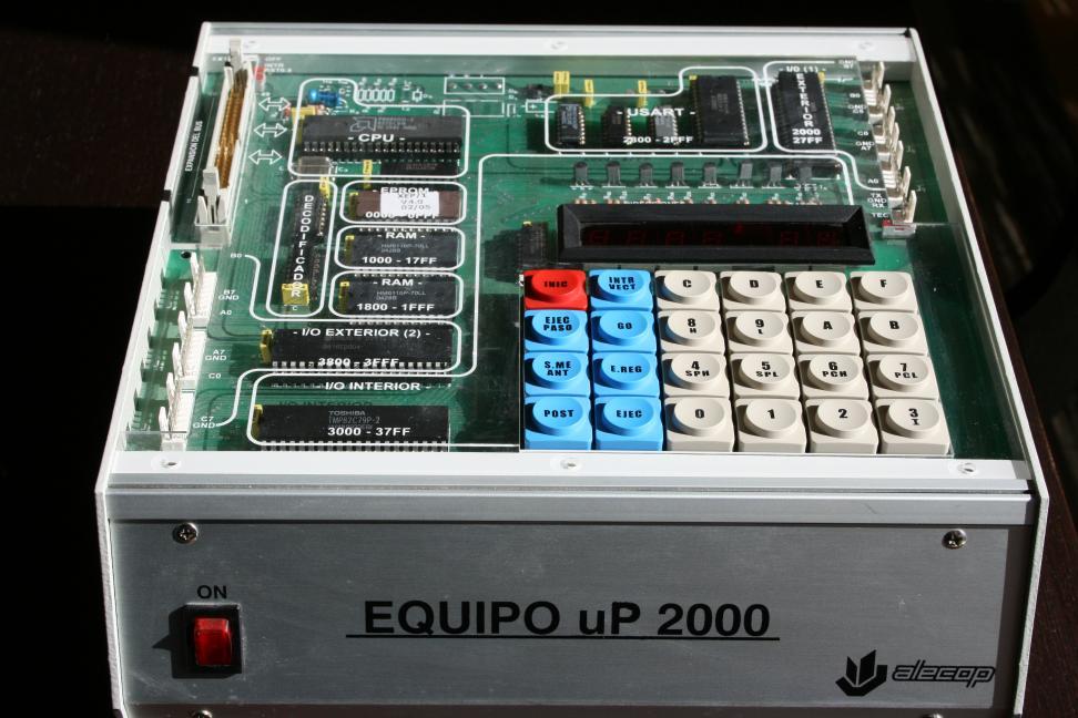 5 El sistema up-2000 Un microprocesador aislado no tiene utilidad por sí mismo, para poder aprovechar sus posibilidades es necesario facilitarle alimentación eléctrica, una señal de reloj externa,