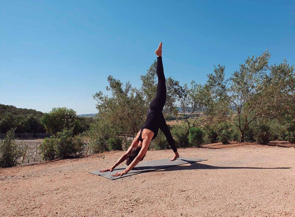 Nuestro retiro: The Serena Yoga Retreat Únete a la experiencia y apúntate a nuestro retiro de 4 días y 3 noches de bienestar y calma interior.