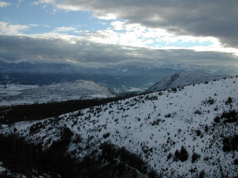 Núm 4, gener-febrer-març de 2011 Vista del Tossal d Isòvol Foto: Oriol Mercadal