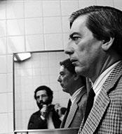 Escribe Mario Vargas Llosa: La aparición de Cien años de soledad, de Gabriel García Márquez, constituye un acontecimiento literario de excepción: con su presencia luciferina, esta novela, que tiene