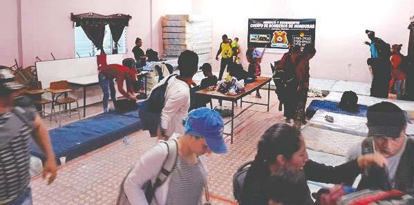 Tegucigalpa. Se brindó alojamiento a 36 personas migrantes que enfrentaban las inclemencias del tiempo en su dura travesía.