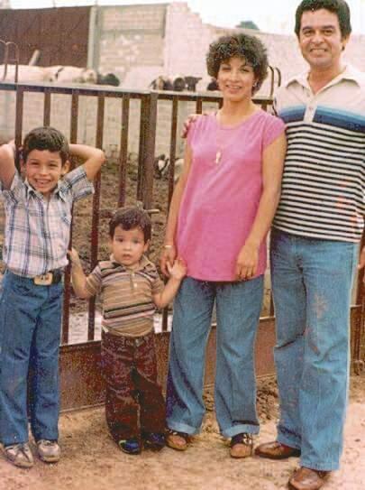 INFORME ESPECIAL 23 Enrique Camarena y su familia. El asesinato y tortura de este detective de la DEA jamás fue perdonado por el gobierno de los EE.UU.