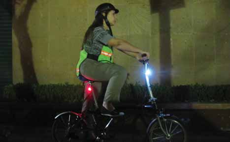 3. Factores externos que inciden en tu seguridad La seguridad de circular en bicicleta no depende únicamente de que tú y los demás usuarios de la vía lo hagan correctamente, sino también de factores