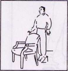 Párese derecho, sujetándose de una mesa o silla. 2.