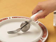 Recomendaciones en caso de personas con deficiencia visual Colocar los utensilios de comida siempre en la misma disposición.