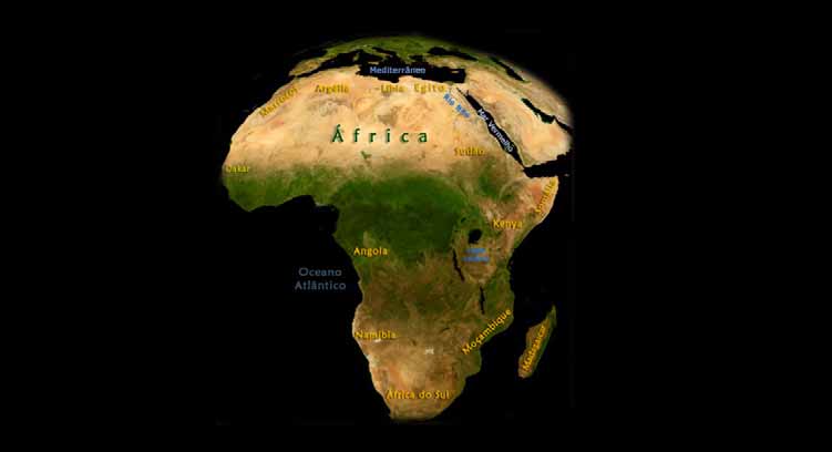 LPA_GC SE REINVENTA: MODELO ECONÓMICO SOSTENIBLE 9 África África, y en concreto la zona Occidental, se presenta como una vía de crecimiento fundamental para la empresa canaria, debido al crecimiento