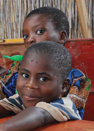 12 Objetivos de Desarrollo del Milenio: Informe de 213 equivalen a 57 millones y a 3 millones de niños con deficiencia de peso, respectivamente, en esas regiones.