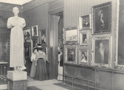 Sala del Museo Nacional de Bellas Artes a comienzos del siglo XX.