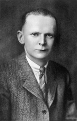 SYLVAN MULDOON Sylvan Muldoon nació en los Estados Unidos en 1903. Él es considerado como el pionero en América sobre el estudio de LA FASE, a pesar de que utiliza el término esotérico de Astral.