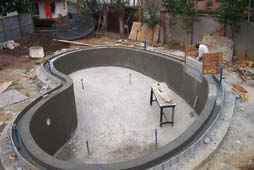 TECNOCOL FLEX. El Sistema 9 se puede utilizar tanto para realizar piscinas rectas como piscinas curvas.