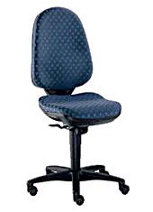 Silla de trabajo Debe ser una silla regulable en altura e inclinación: La altura del asiento debe ser ajustable.