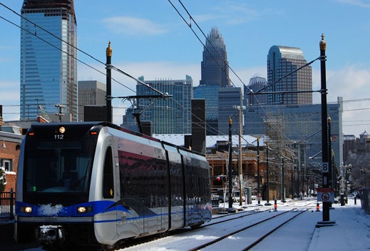 Charlotte Lynx LRT: Estándar BRT Bronce. Potencial de suelo Emergente. Apoyo Moderado del gobierno a DOT. El Charlotte LRT -llamado el Lynx- se inauguró en 2007, con 9.