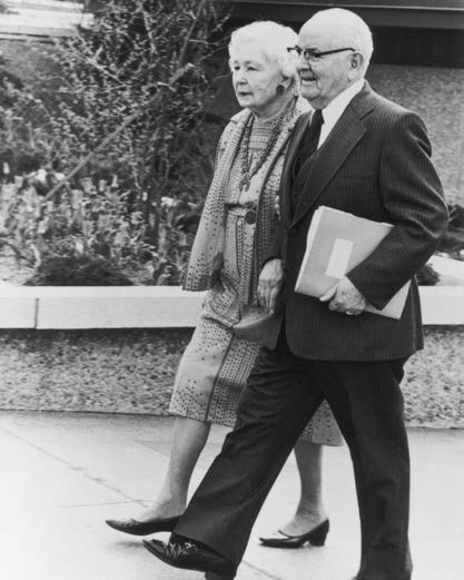CAPÍTULO 20 El presidente Spencer W. Kimball y su esposa, Camilla.