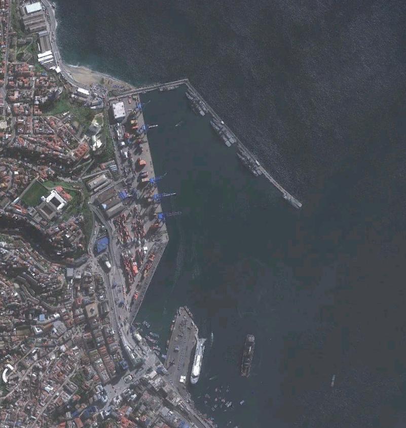 Buques post-panamax & puertos estatales Valparaíso Los puertos son habilitadores de competencia y competitividad en servicios navieros 2 buques p-p atracados?