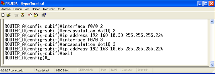 soportados por el switch, la opción dot1q, corresponde etiquetado 802.1 Q. La figura 4.18 muestra como se utiliza el comando encapsulation id para seleccionar el tipo de etiquetado.