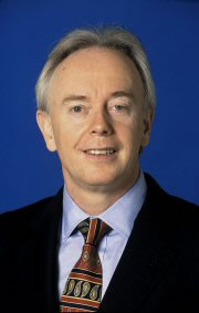 Arthur J. Higgins Presidente del Comité Ejecutivo de Bayer HealthCare AG Arthur J.