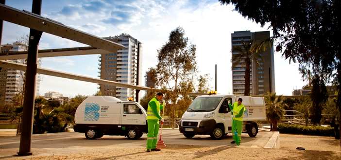 Vehicles elèctrics per incrementar l'ús s de renovables a la xarxa elèctrica Movilidad sostenible en los servicios