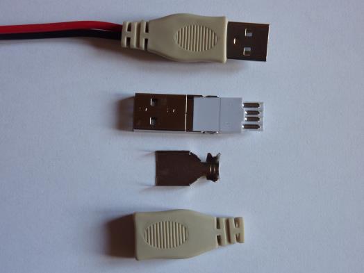 4.2.1. Cable de programación USB Este cable lo vende la casa picaxe. El precio aproximado es de 12 http://www.picaxestore.com/index.php/en_gb/picaxe/picaxe-downloadcables.html 4.2.2. Alimentación de los KITS Para programar estos µcontroladores se va a trabajar con el software de la casa Picaxe.