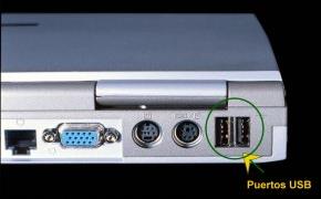 EL PENDRIVE Conocido como memoria USB, Pendrive, pincho, Pen o lápiz, es un dispositivo de almacenamiento masivo que utiliza memoria flash para guardar la información al igual que las tarjetas de las