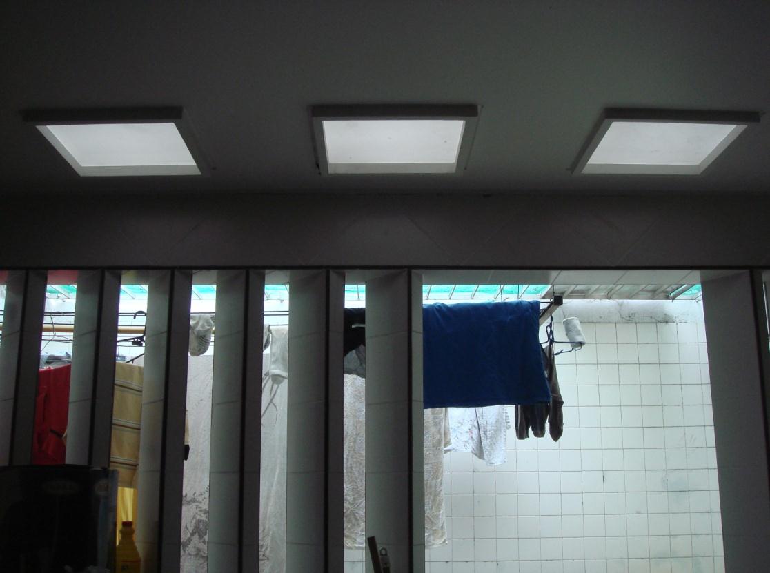 *Lucetas para cocina: Son pequeñas ventanas de acrílico Opal, ubicadas en el techo, permiten