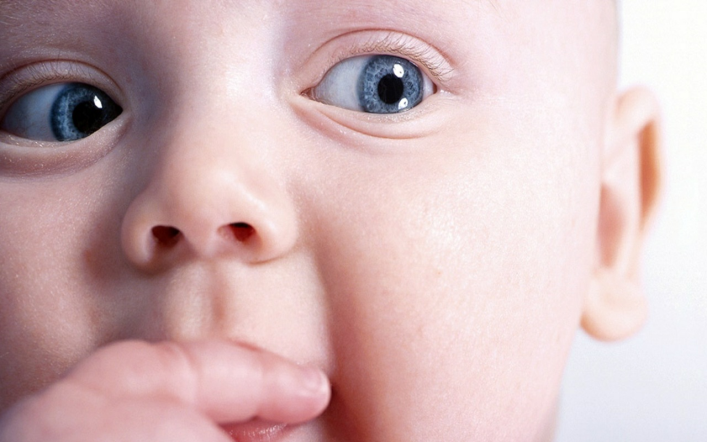 Otros reflejos en Recién Nacido y Lactante: La respuesta en ojos de muñeca.
