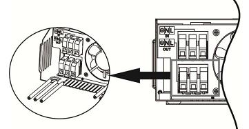 Modelo AWG no. Fuerza de aprete 0,8Kw 16 AWG 0,5 0,6 Nm 1.6Kw 14 AWG 0,8 1,0 Nm 2,4Kw 12 AWG 1,2 1,6 Nm Por favor siga los siguientes pasos para montar la entrada y salida AC. 1. Antes de conectar las entrada y salida AC, asegúrese de desconectar los interruptores AC 2.
