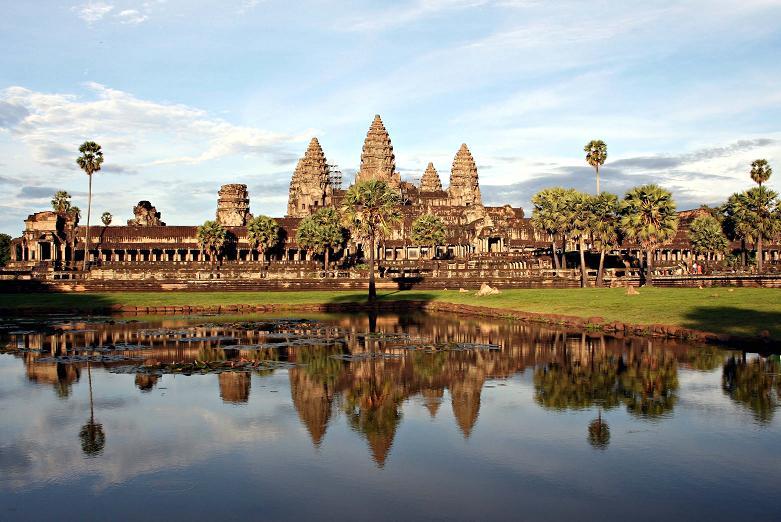 Día 15 Wat Las Caras Sonrientes y Angkor Salimos por la mañana hacia el complejo arqueológico principal.