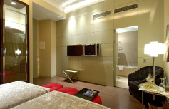 HOTEL VINCCI CAPITOL Alojamiento ACCOMMODATIONS INFORMACIÓN GENERAL DE LAS HABITACIONES 123 habitaciones estándar, 15 superiores y 2 Junior Suites Aire acondicionado y calefacción Minibar completo