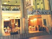 BALOO HOTEL (www.baloohotel.com) Dirección: Las Heras 2459, Mar del Plata, Argentina Teléfono: (0054) 0223-492-5229 / (0054) 0223-493-6625 Reservas: info@baloohotel.