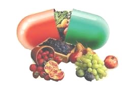 INTERACCIONES IMPORTANTES ENTRE LOS ALIMENTOS Y FARMACOS Fármaco Tipo de interacción Recomendación Anticoagulantes orales Azitromicina Digoxina Eritromicina Los alimentos ricos en vitamina K