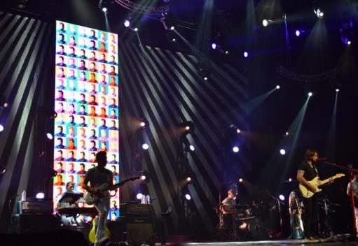 Juanes brilló en Madrid El cantante colombiano JUANES se presentó en el emblemático Teatro Real de Madrid frente a más de 1.700 asistentes.