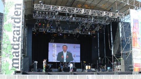 El evento inició con las estrofas del Himno Nacional de la República de Colombia, seguido de un saludo del Señor Presidente Juan Manuel Santos Calderón, quien manifestó: hoy los recordamos y los