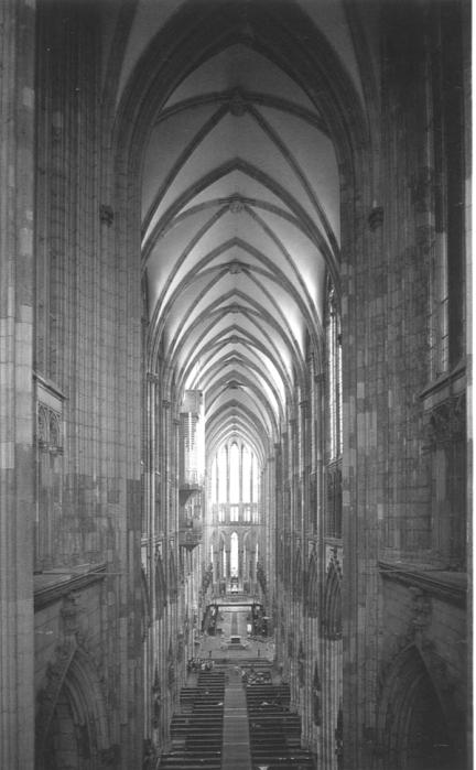 Alzado y planta de la catedral de Colonia C. Inglaterra: El caso inglés resulta parecido al alemán.