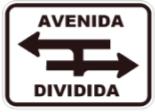 SOLO EN LA DIRECCIÓN INDICADA (R2-16) Se emplea para indicar al conductor la prohibición de virar a la izquierda o derecha en el sitio donde esta señal se encuentra ubicada.