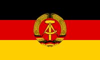 CAÍDA DEL MURO DE BERLÍN Fue creado por la República Democrática Alemana (comunista) en 1961. Hacia 1989, la RDA estaba muy debilitada. No podía evitar la salida de sus habitantes.