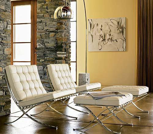 MIES Catalán sillón Esta silla de cuero cuenta con un estilo minimalista y elegante, una mezcla perfecta de arte y función.