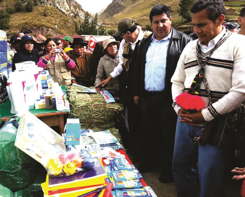 Atención a ganaderos de camélidos ante bajas temperaturas por Agrorural en zonas alto andinas de Apurímac, Arequipa, Ayacucho, Cusco, Huancavelica, Moquegua y