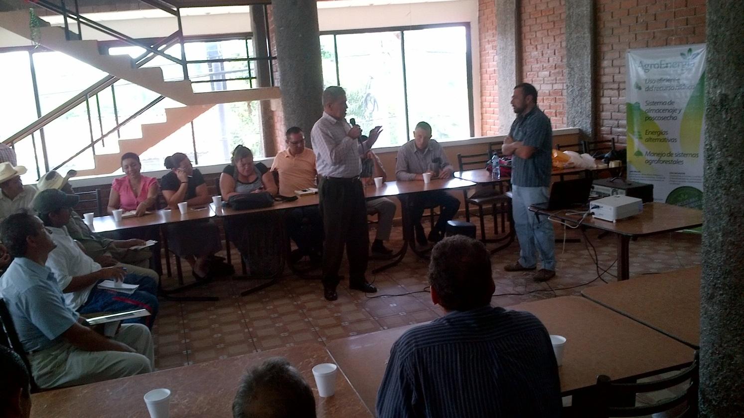 Participación de los asistentes con preguntas y comentarios sobre el Proyecto Agroenergía El Salvador 5to Taller