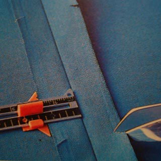 Bajopespunte Costura recta que se usa para evitar que las vistas se asomen por el derecho de la prenda. Sobrepespunte Se hace por el derecho de la prenda.