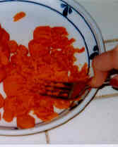 Consejos Consejos para aprovechar las zanahorias pasadas Aunque se hayan ablandado las zanahorias, todavía se pueden comer.