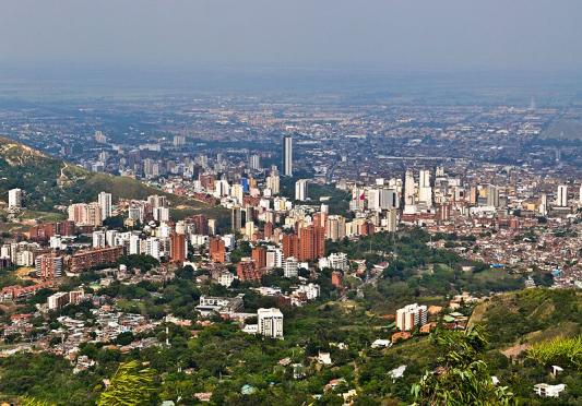 Cali: Un panorama general Sur occidente de Colombia, capital del Valle del Cauca Tercera ciudad de Colombia: 2.1 M hab.