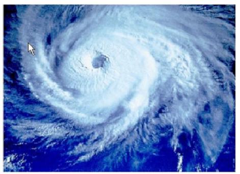 El huracán es una furiosa tempestad de viento que comienza en el mar.