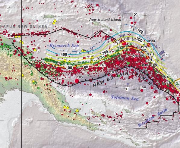 El terremoto es mostrado por la estrella azul en el mapa de la derecha. Es un área sísmicamente activa donde fuertes terremotos ocurren con frecuencia.