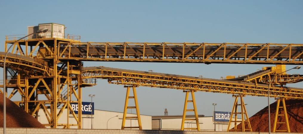 Área nacional Bergé Marítima Huelva Consignación Estiba Almacenaje Aduanas Medios 2 Grúas Espacios de almacenamiento