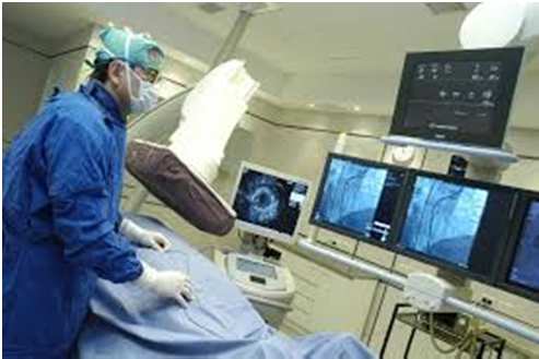 Guías de revascularización coronaria. Soc. Europ. Cardiología 2014 Cómo tratar al DM IAM: Angioplastia primaria SCASEST: estrategia invasiva.