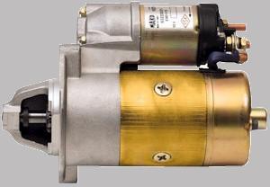 2. EL ARRANCADOR Solenoide Motor de Arranque El motor de arranque consta de dos elementos diferenciados: El motor propiamente dicho que es un motor eléctrico. Inicia la marcha de del motor térmico.